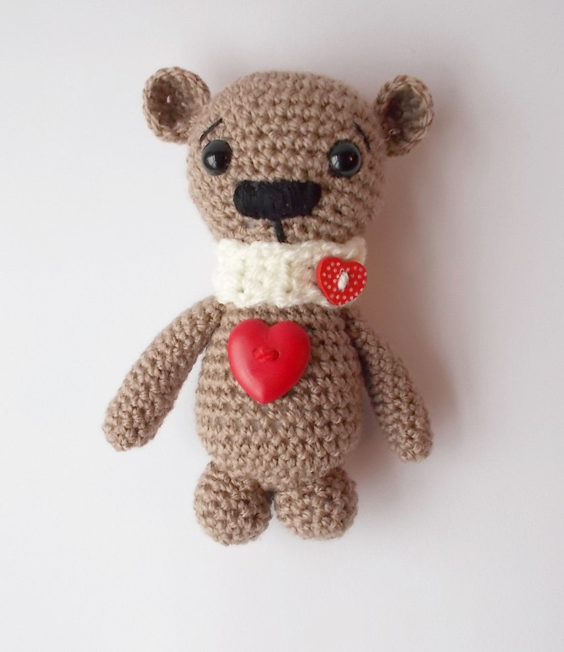 GUEST BLOG: Using the Crochet Project Bible to create a Amigurumi Valentine bear